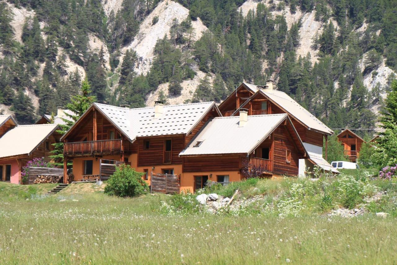 Le Gouroun Hameau Des Chazals Nevache Hautes Alpes Exterior photo