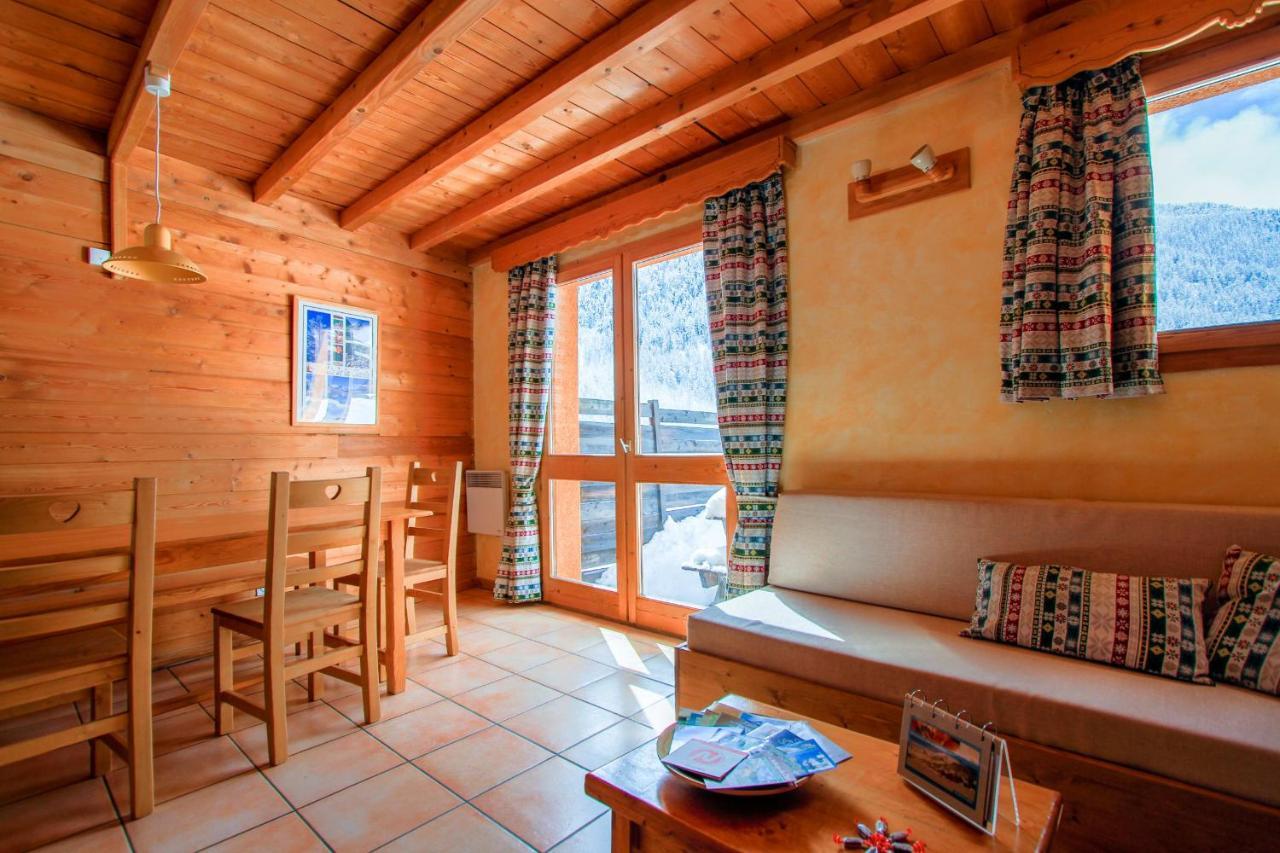 Le Gouroun Hameau Des Chazals Nevache Hautes Alpes Exterior photo