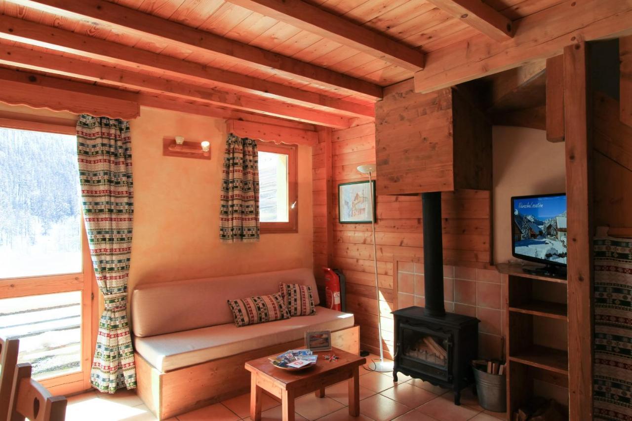 Le Gouroun Hameau Des Chazals Nevache Hautes Alpes Exterior photo