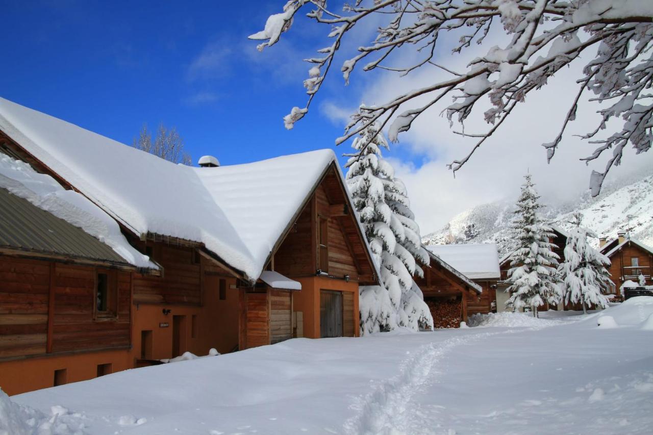 Le Gouroun Hameau Des Chazals Nevache Hautes Alpes Exterior photo