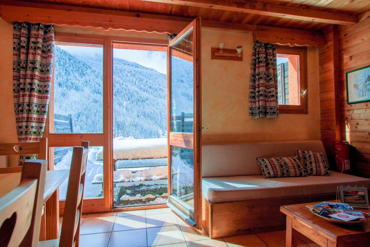 Le Gouroun Hameau Des Chazals Nevache Hautes Alpes Exterior photo