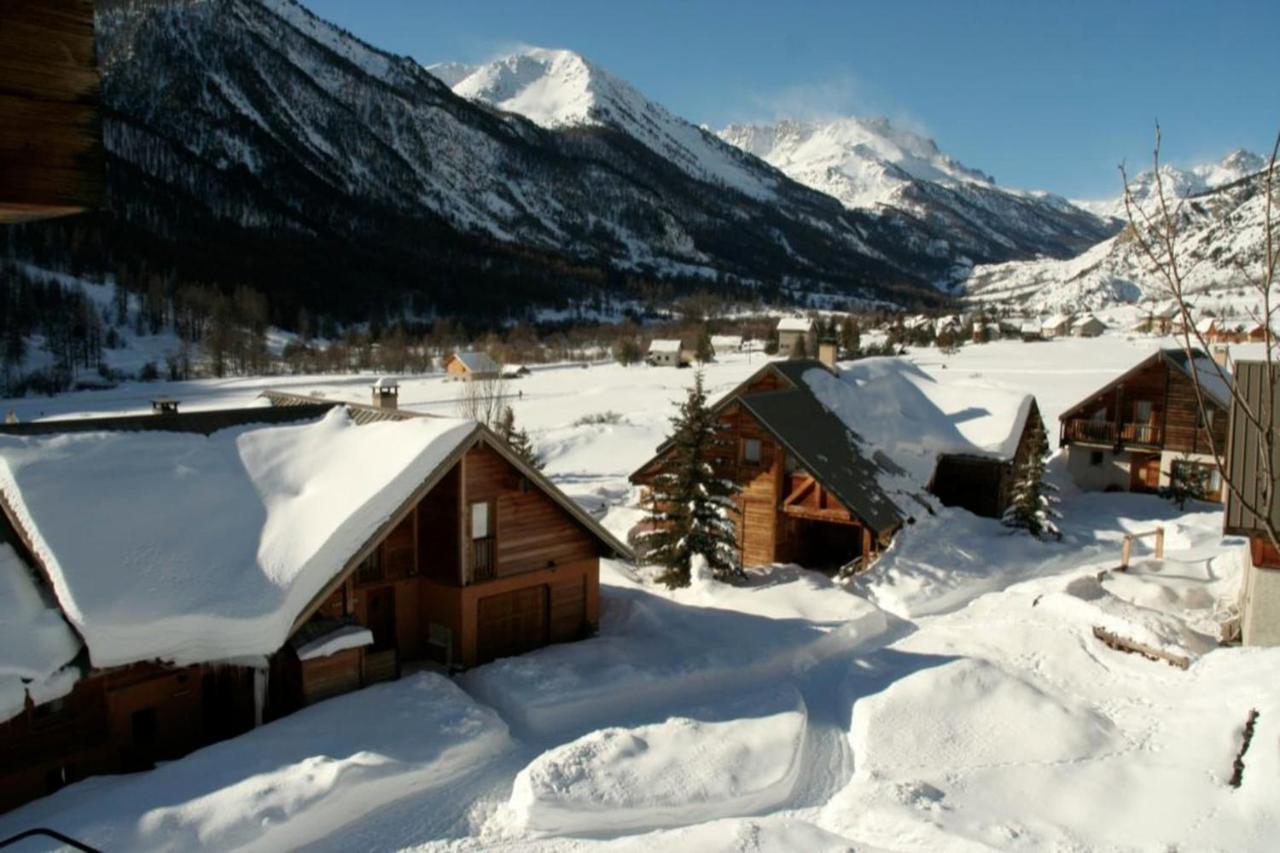 Le Gouroun Hameau Des Chazals Nevache Hautes Alpes Exterior photo